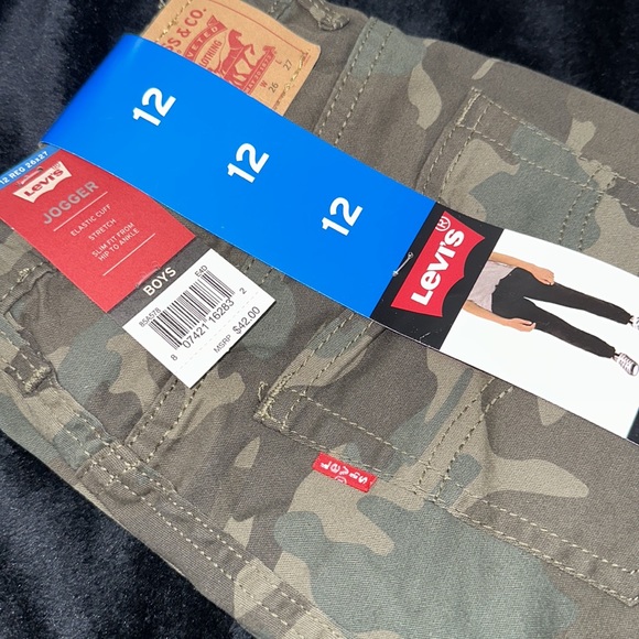 Boys camo jogger NWT LEVI’s - Picture 5 of 5